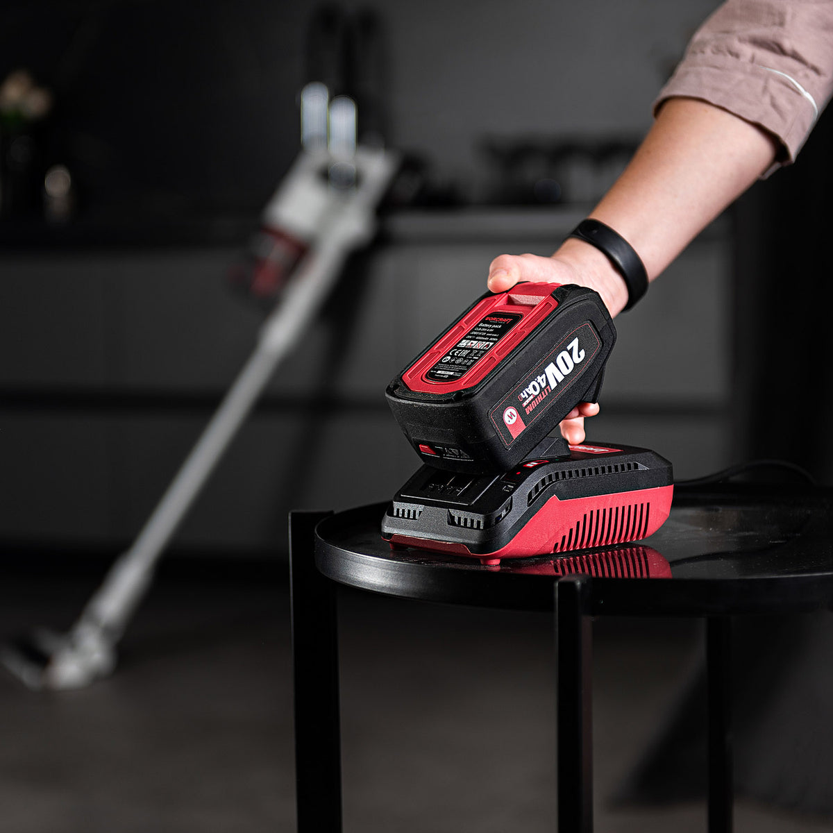 WorCraft 20V Cordless Stick Vacuum — 20kPa, 1.2L, Tool Only